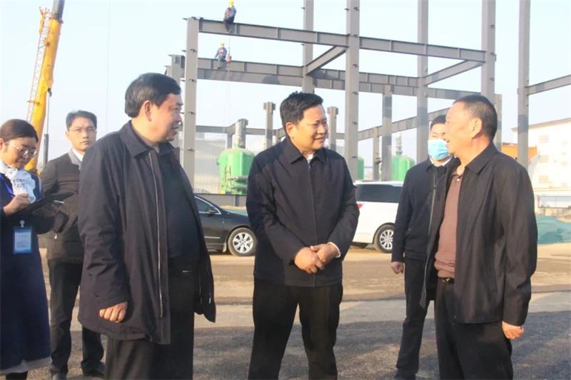 鞏義市委書記袁聚平一行蒞臨義瑞新材料項目施工現(xiàn)場調(diào)研
